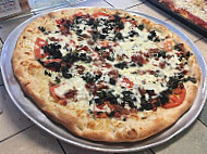 Pete's Pizza food