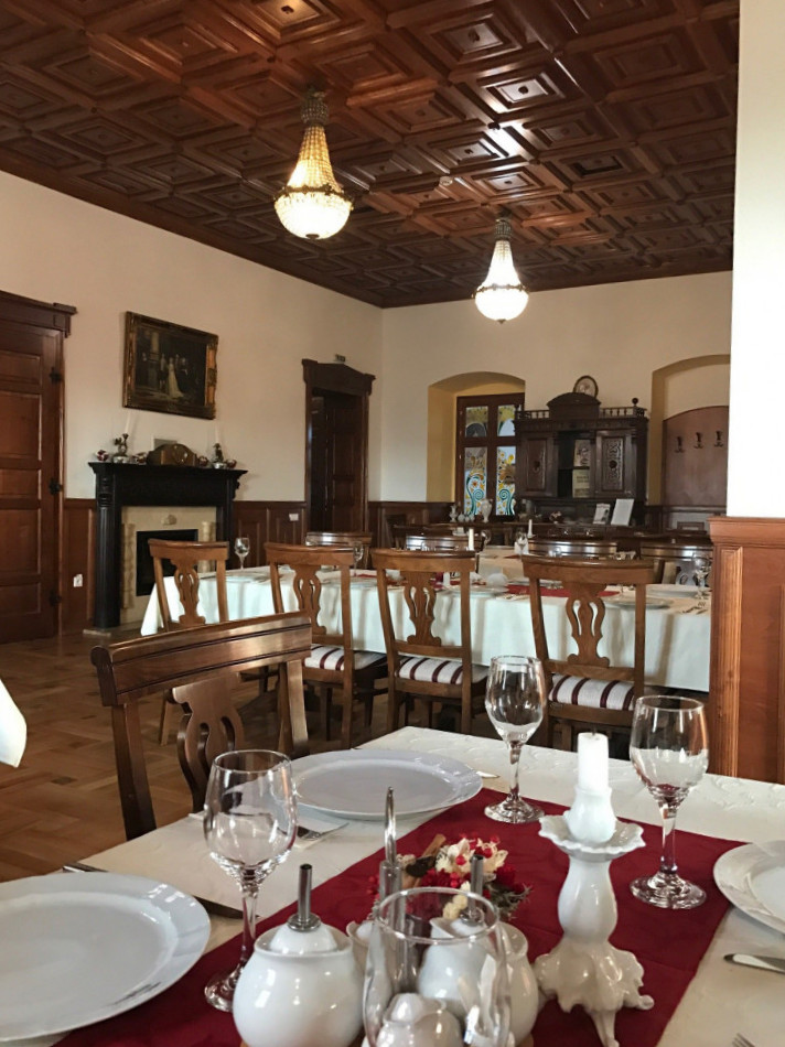 restaurant image