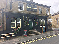 The Salt Cellar outside