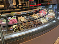 Eiscafé Renzo Conti inside