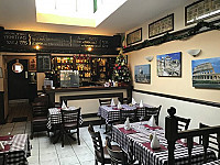 Giovanni's inside