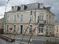 Le Relais De La Calèche inside