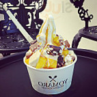 Yomaro Frozen Yogurt food