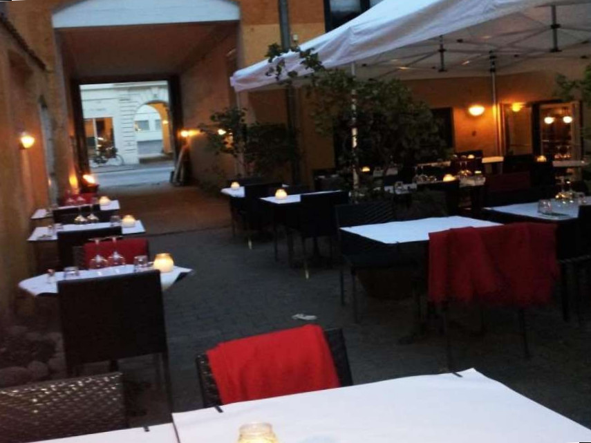 restaurant image