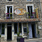 L'auberge Gourmande outside