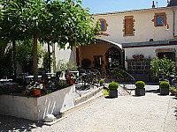 Auberge de la Gargouille outside