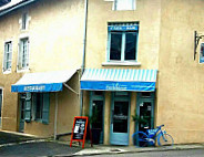 Cafe Portebleue outside