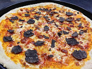 Pizza Roberto (auch Vegan) Regional food