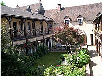 Le Relais Du Chateau outside