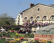 Cafe De L'orangerie outside