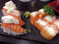 Sushi Chiwa food