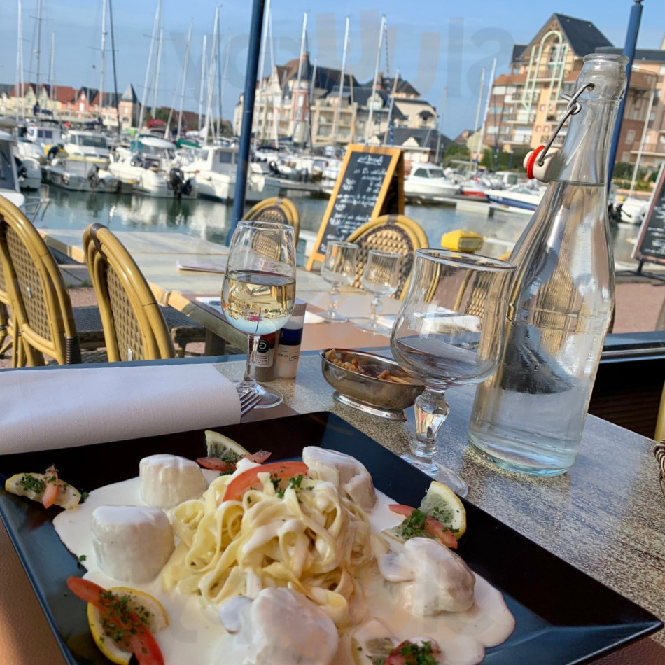 restaurant image