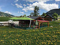 Cabane De L'aigle outside