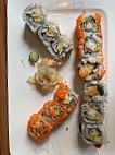 Le's Sushi food