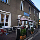 Le Petit Bouchon inside