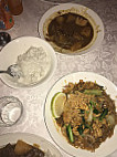 Win's Thai Kitchen food