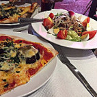 La Pizza Cresci food