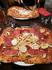 Pizzeria des theatres food