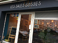 Les Sales Gosses outside