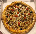 Pizza Reina food