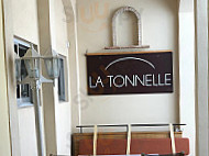 La Tonnelle inside