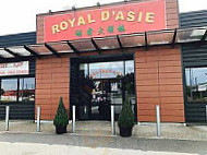 Royal D'asie outside