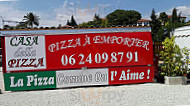 Casa Della Pizza outside