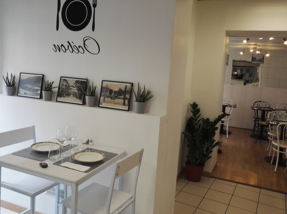 restaurant image