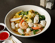 Happy Chef Seafood Noodle House food