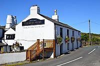 Farmers Arms outside