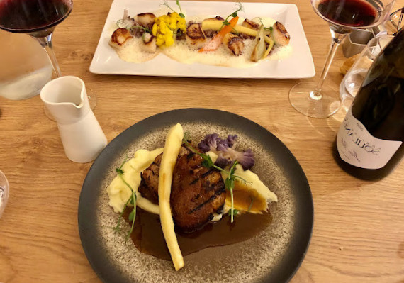 restaurant image