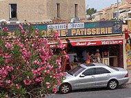 Boulangerie St Jean outside