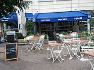 Pancake Square Bois Colombes inside