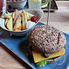 Hans Im Glueck Burgergrill food