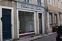 Chalon Traiteur outside