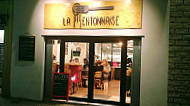 La Mentonnaise inside