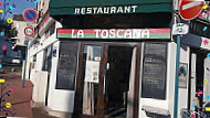 La toscana outside