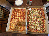 Oscar's Pizza food