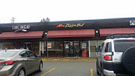 Pizza Hut outside