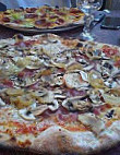 Pizzeria Lorenzzano food