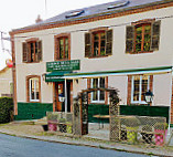 L'auberge De La Gare inside