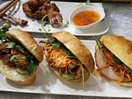 Bánh Mì Très Bon food