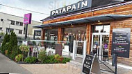 Patàpain outside