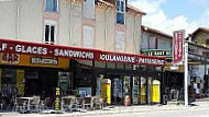 Boulangerie Saint Roch inside