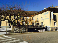 Auberge des fontaines outside