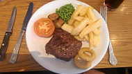 Three Horseshoes food