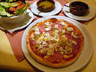 Pizzeria Ginelli food