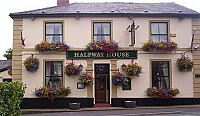 The Halfway House Royton outside