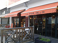 La Pasta Dell Isi outside