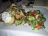 Sommers Wirtshaus food